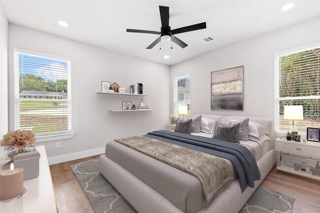 Building Photo - 2398 Valley Dr