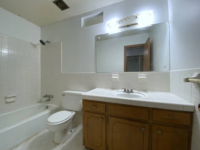 Building Photo - 4519 E 110th Terrace