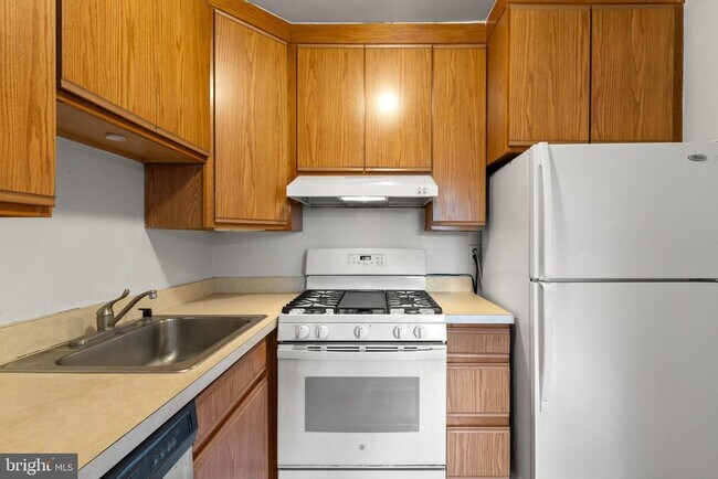 Building Photo - 424 Meadowview Ln