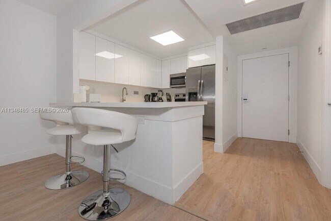 Building Photo - 2301 Collins Ave