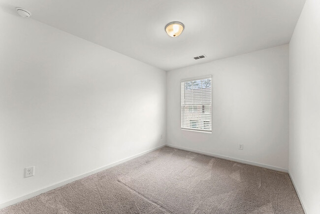 Building Photo - 1494 Madison Way