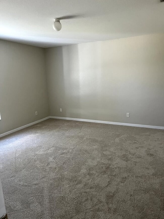 Building Photo - 1534 Mincey Terrace