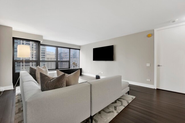 Building Photo - 30 E Huron St