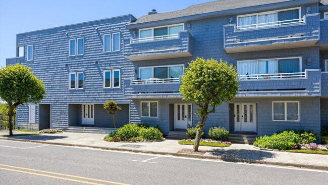 Building Photo - 224 Boardwalk-SI ID1309012P