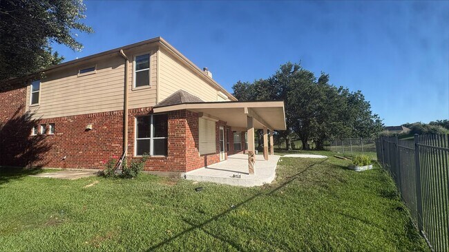 Building Photo - 1215 Pelican Hill Dr