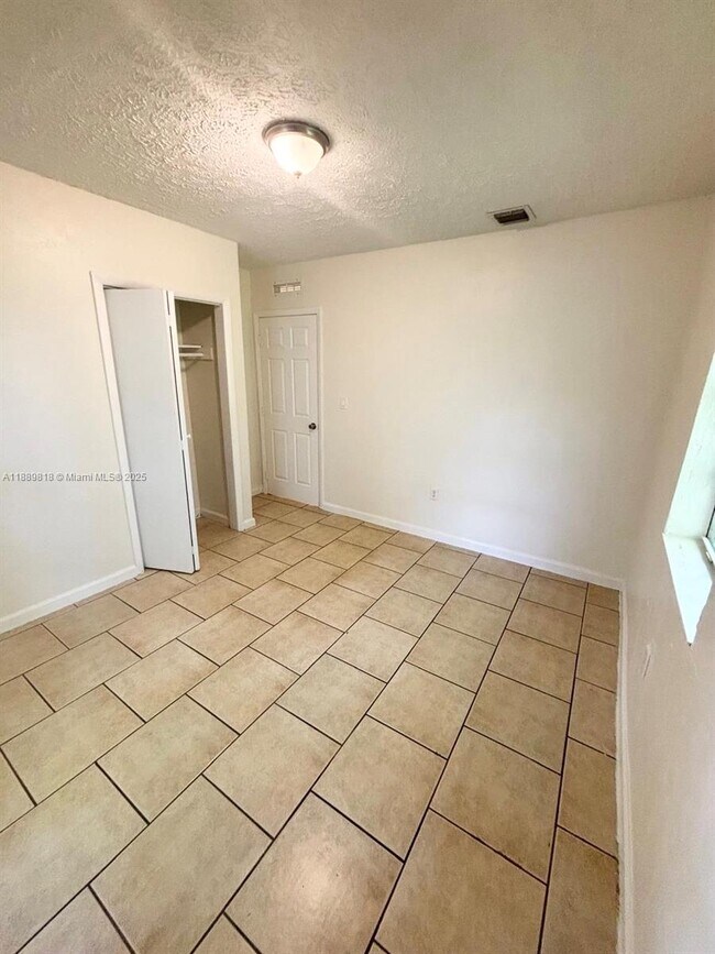 Building Photo - 10621 SW 170th Terrace