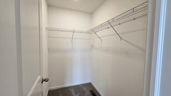 Building Photo - 2484 Alison Ave