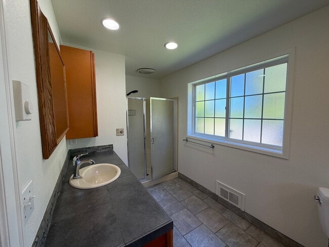 Building Photo - 2814 Mission Beach Heights Rd