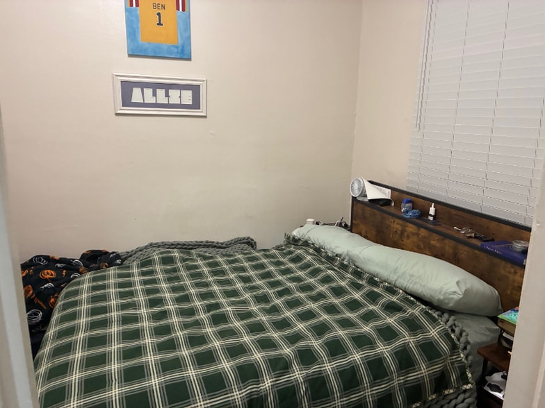 Building Photo - 251 E 300 S