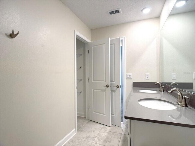 Building Photo - 2638 Camden Pk Lp