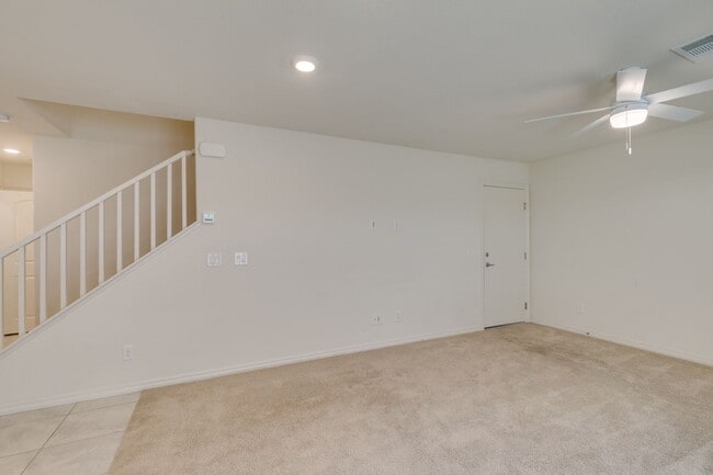 Building Photo - GORGEOUS TOWNHOME*UPGRADED*ALL APPLIANCES*...