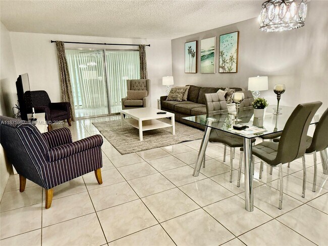 Building Photo - 131 SE 3rd Ave