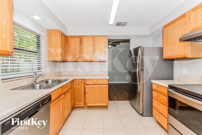 Building Photo - 11073 Steeding Horse Dr