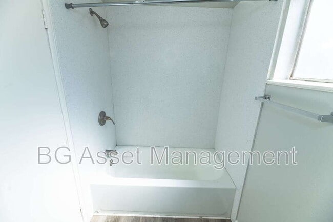 Building Photo - 1922 Ethan Way