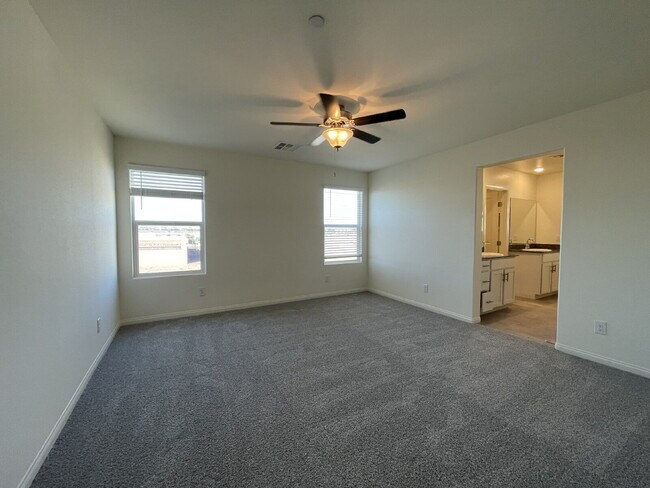 Building Photo - 4 BED 2.5 BATH 2 CAR GARAGE SINGLE FAMILY HOME IN CADENCE, HENDERSON w/ LARGE BACKYARD
