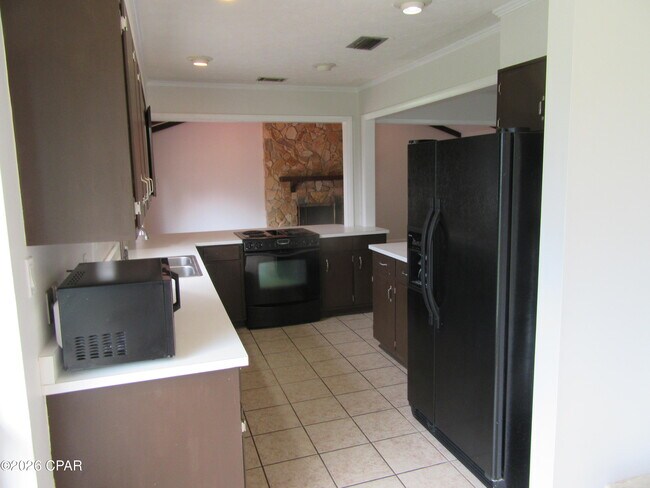 Building Photo - 8629 Deerpoint Dr