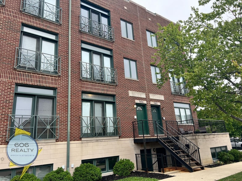 Building Photo - 7008 W Medill Ave