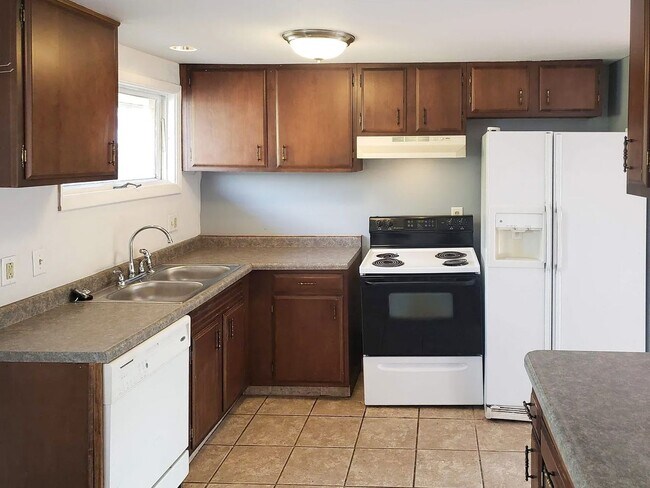 Building Photo - Enclosed Porch