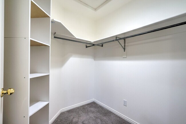 Building Photo - Home in Green Springs Golf Course Communit...