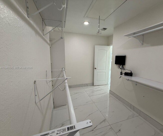 Building Photo - 27037 SW 142nd Ave