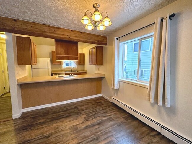 Building Photo - 3012 W 33rd Ave