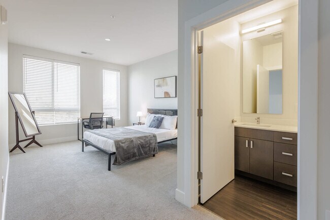 Building Photo - 601 E Pete Rose Wy