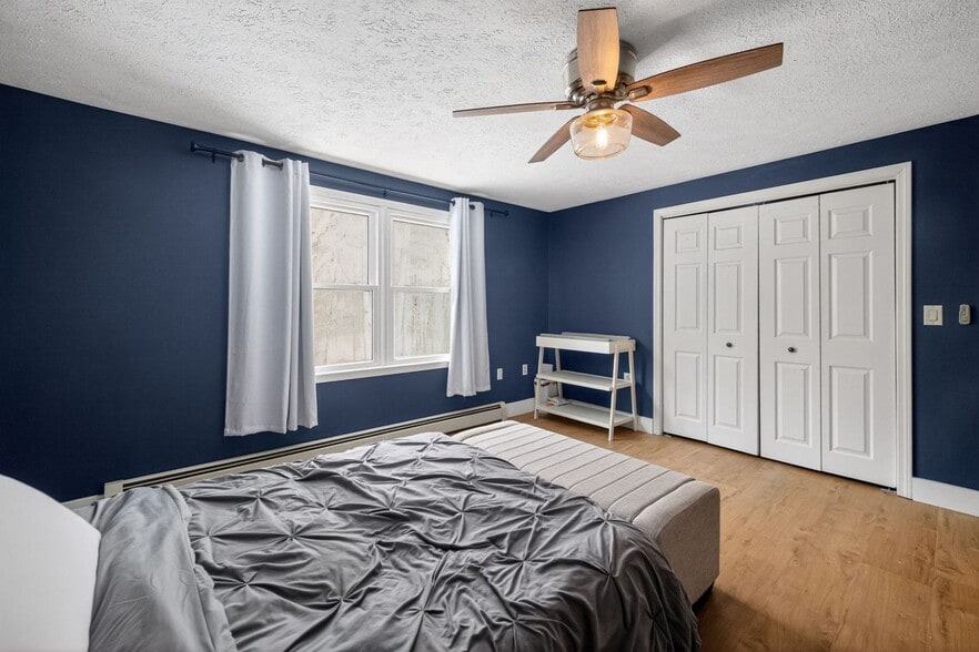 Building Photo - 15 Culver St