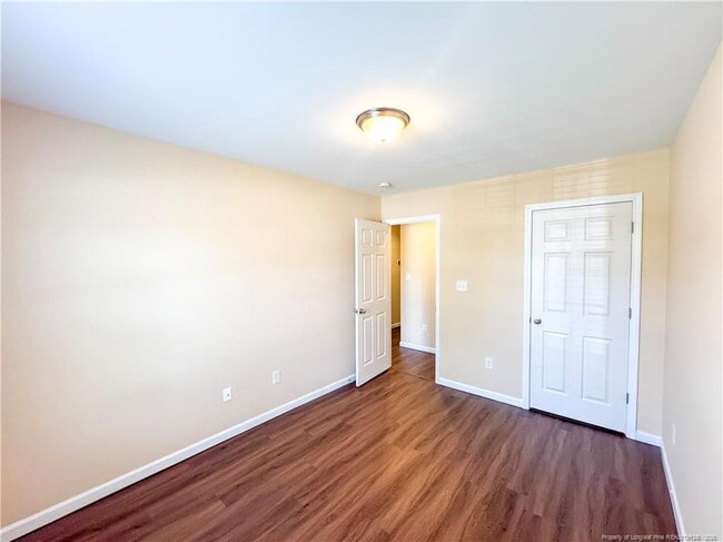 Building Photo - 865 Fairfield Cir