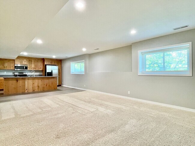 Building Photo - 1403 Northridge Dr