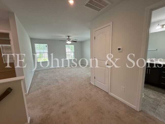 Building Photo - 2925 Grassy Knoll Cir