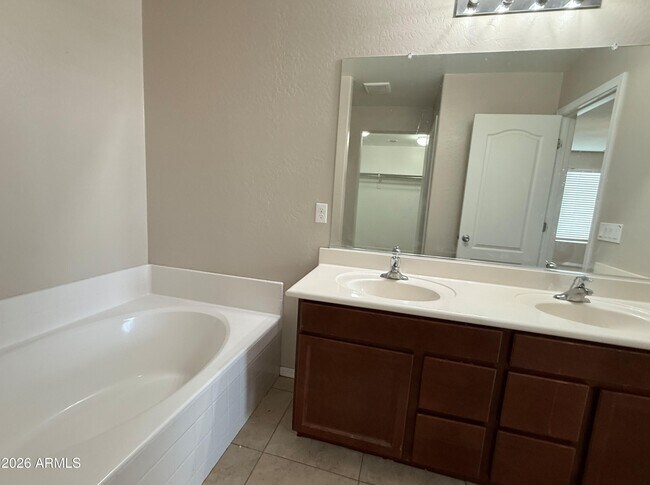 Building Photo - 5085 S 243rd Dr