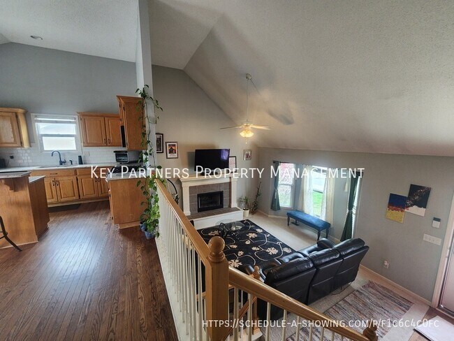 Building Photo - 15375 S Constance St