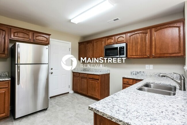 Building Photo - 3 Bedroom Pet-Friendly Home in Greensboro, NC with Main Street Renewal