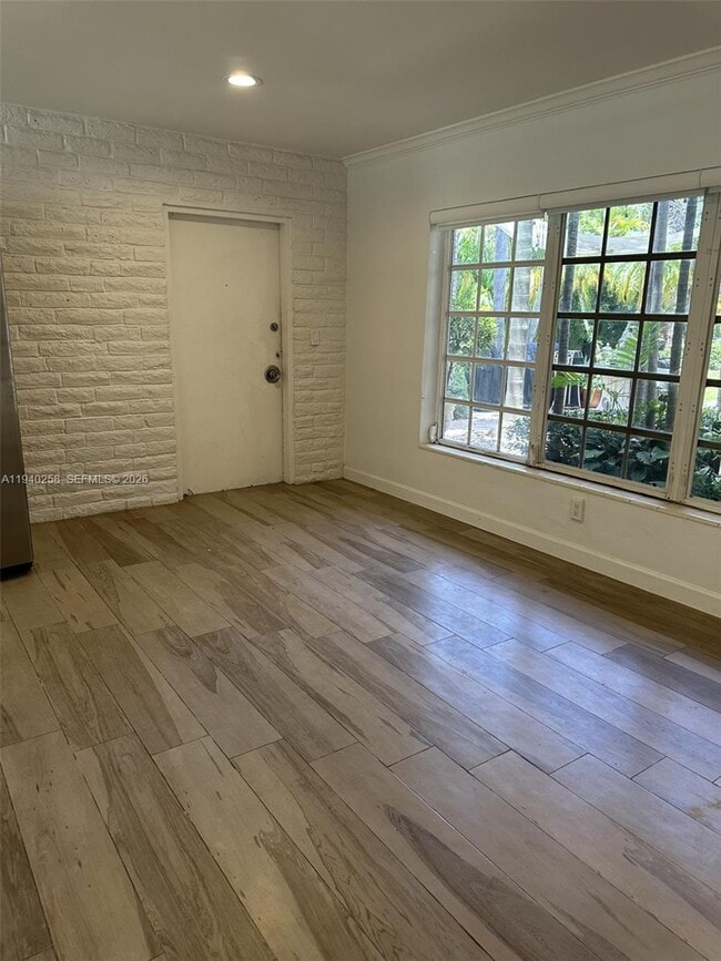 Building Photo - 60 Park Dr