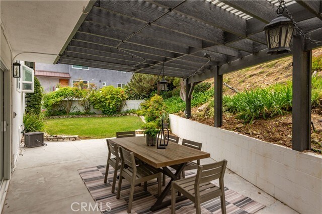 Building Photo - 30047 Knoll View Dr