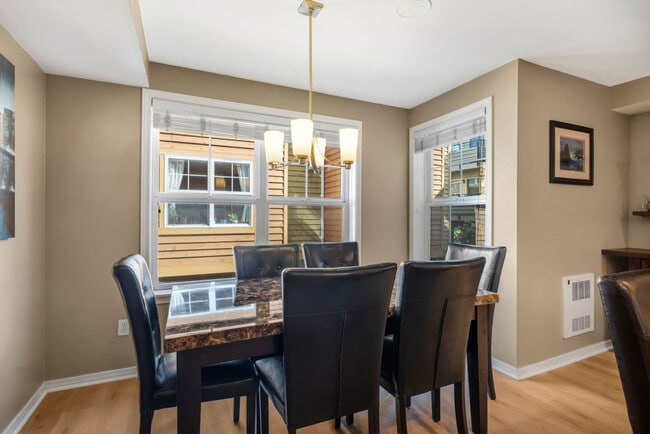 Building Photo - 931 N 35th St