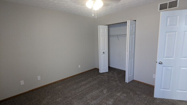 Building Photo - MN Cedar Village (861)