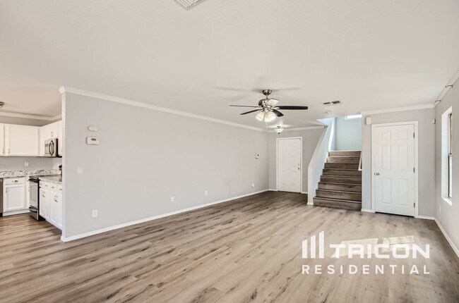 Building Photo - 11626 W Bloomfield Rd