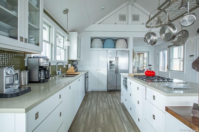 Building Photo - 11A Captree