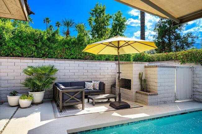 Building Photo - 76 Princeton Dr