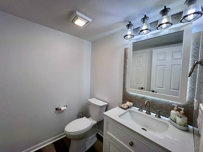 Building Photo - 113 W Big Horn Dr