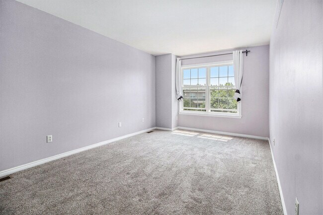 Building Photo - 3051 Barclay Way