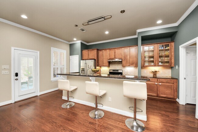 Building Photo - 10342 Solitaire Cir