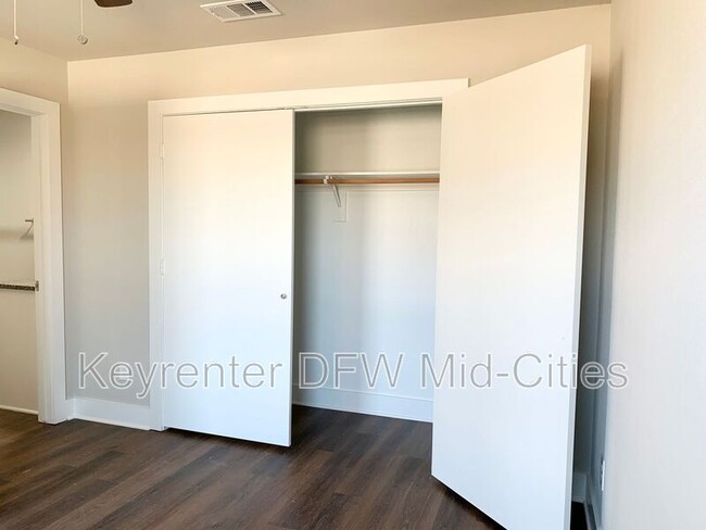 Building Photo - 1431 Pearson St