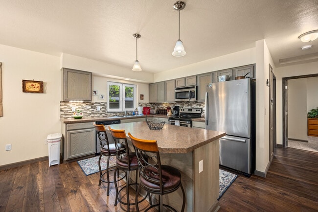 Building Photo - 623 W Florida Cir