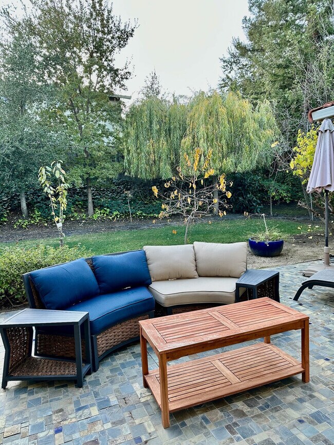 Building Photo - 6505 Skyfarm Dr