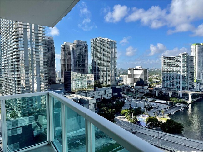 Building Photo - 31 SE 5th St