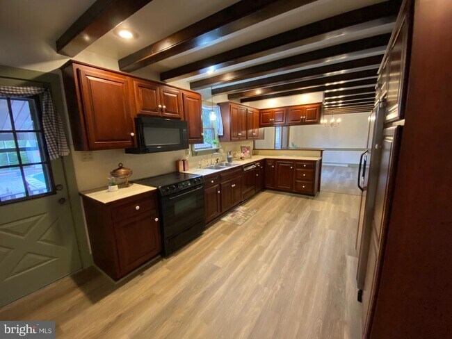 Building Photo - 45 Clay Slate Rd