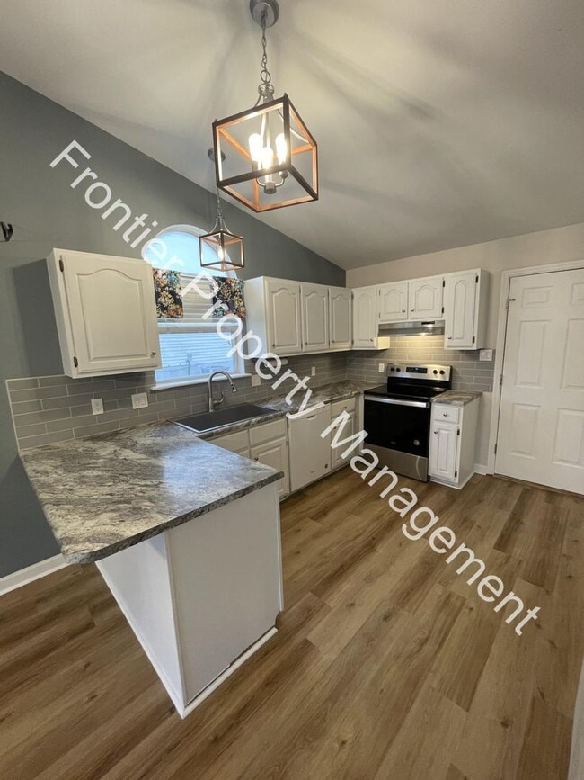 Building Photo - 2116 Doe Run Dr