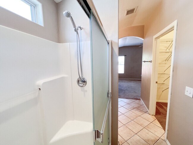 Building Photo - 4964 E Catalina Ct